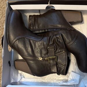 Guess Dark Brown Ankle Boots with Zipper and Buckle